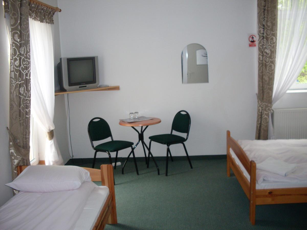 Hotel Krokus Kamienna Gora Exterior photo